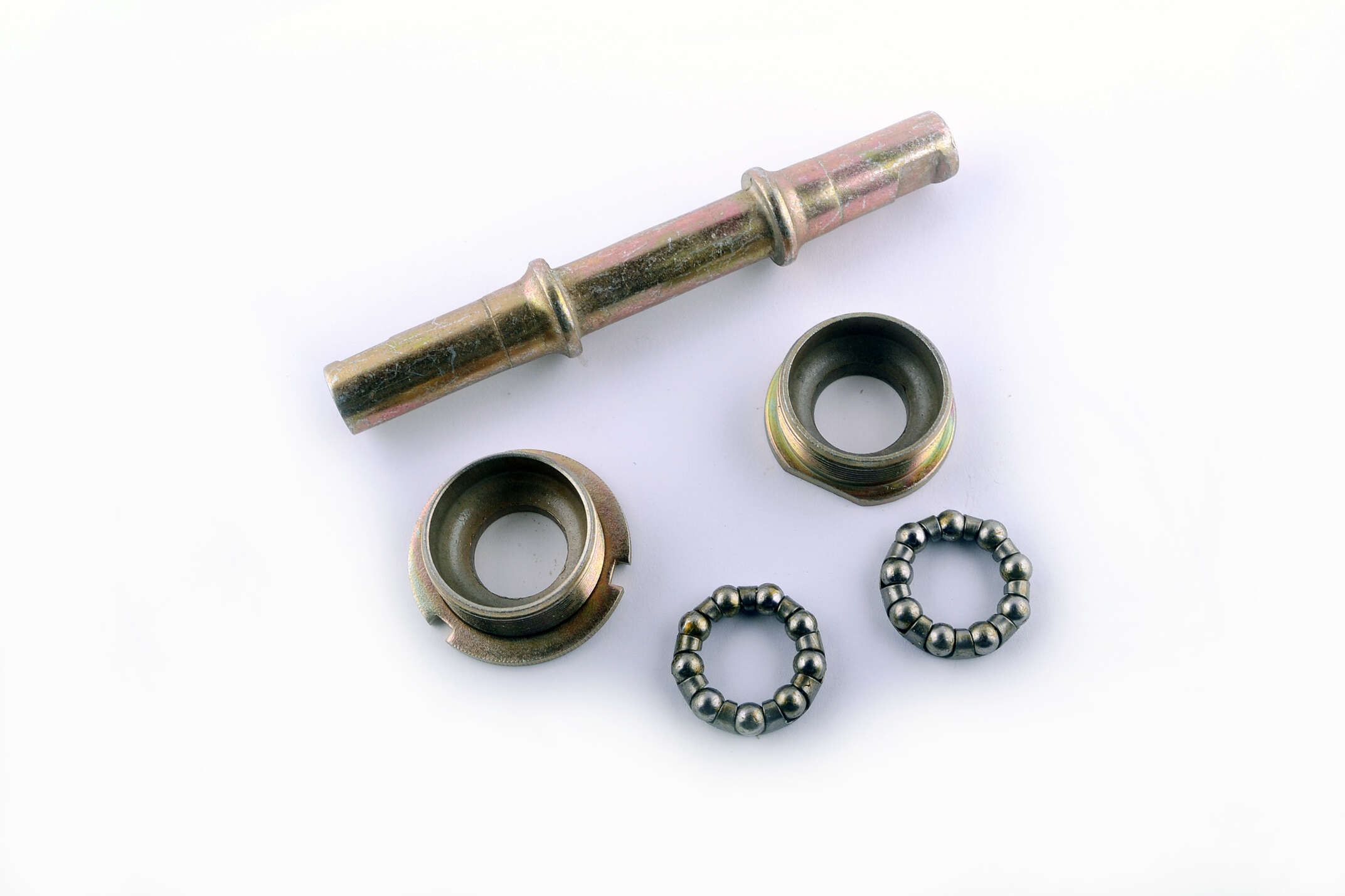 Каретка велосипедная разборная (клин) (L-141mm) (в сборе) YAT