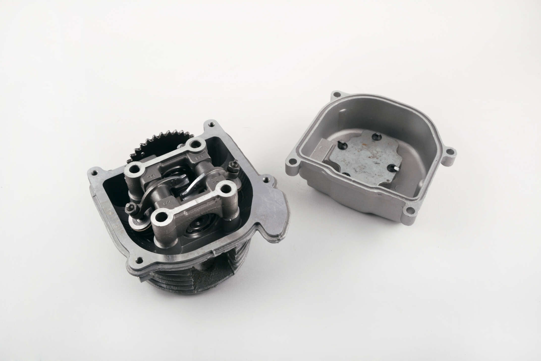 Головка цилиндра 4T GY6 50 (в сборе, +крышка) JH (mod:B)