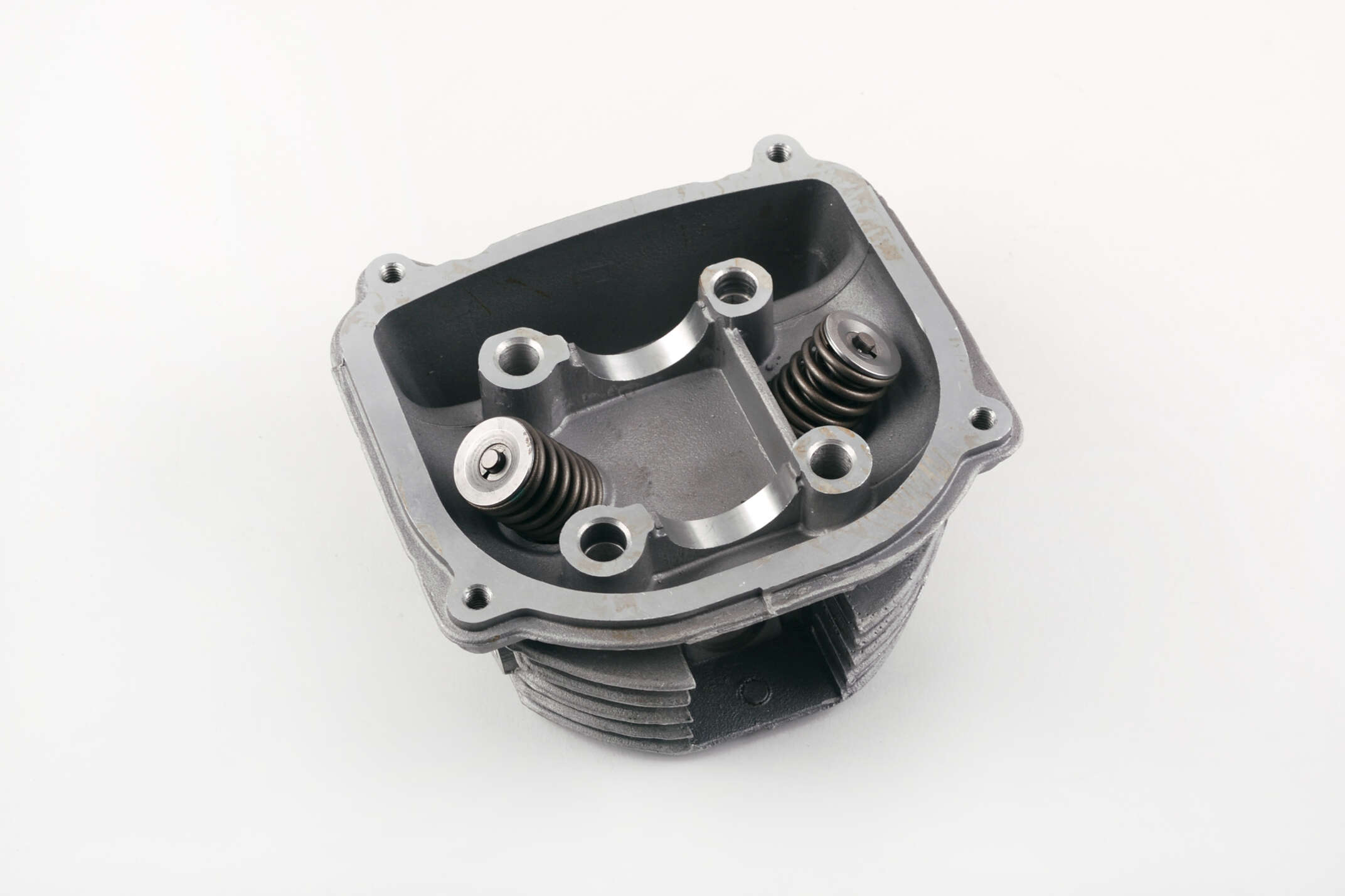 Головка цилиндра 4T GY6 150 (голая, +клапаны) JH (mod:В)
