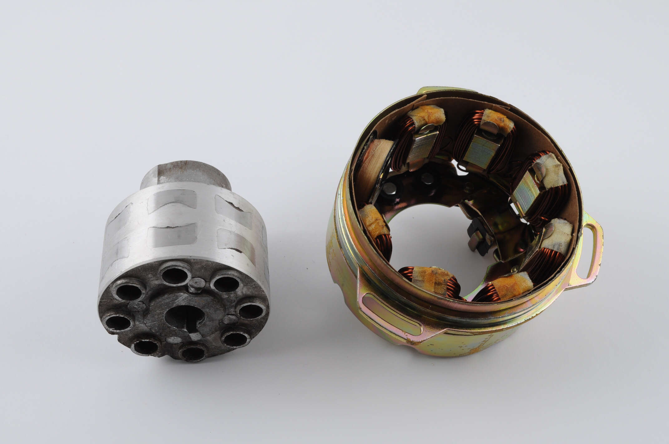Генератор МИНСК 7V 45W SPARK