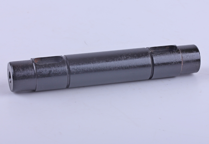 Вал промежуточный привода масляного насоса L-129mm (шпонка) Xingtai 120 AMG