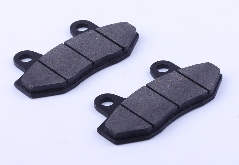 Колодки тормозные (диск) 4T GY6 50-150 (RACE/STORM, под двухпоршневой суппорт, черные) AMG-2
