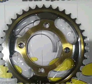 Звезда трансмиссии (задняя) Yamaha YBR125 428-38Т (d 64mm) (тарелка) SFR Polish GoldBlack ST-2