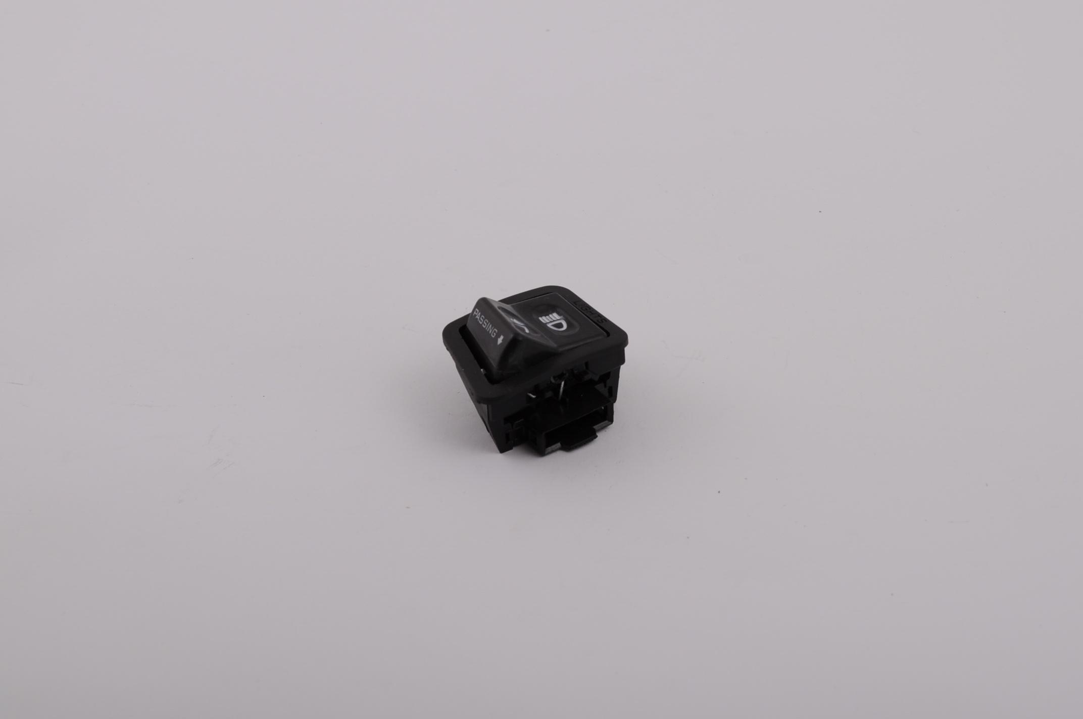 Кнопка руля (переключатель фары) 4T GY6 50-150 4 контакта EVO-3