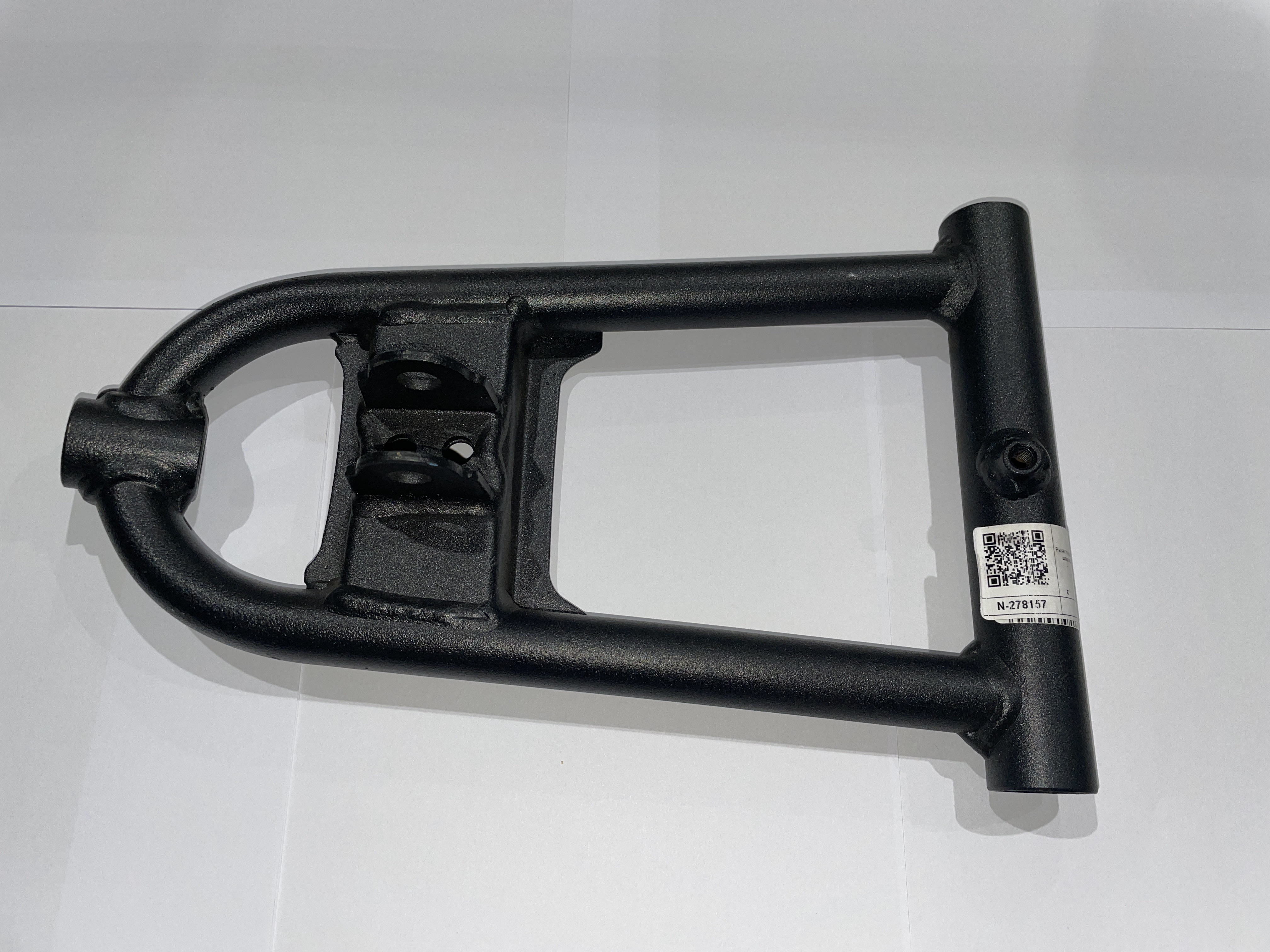 Рычаг подвески нижний + шаровой ATV 125 VV