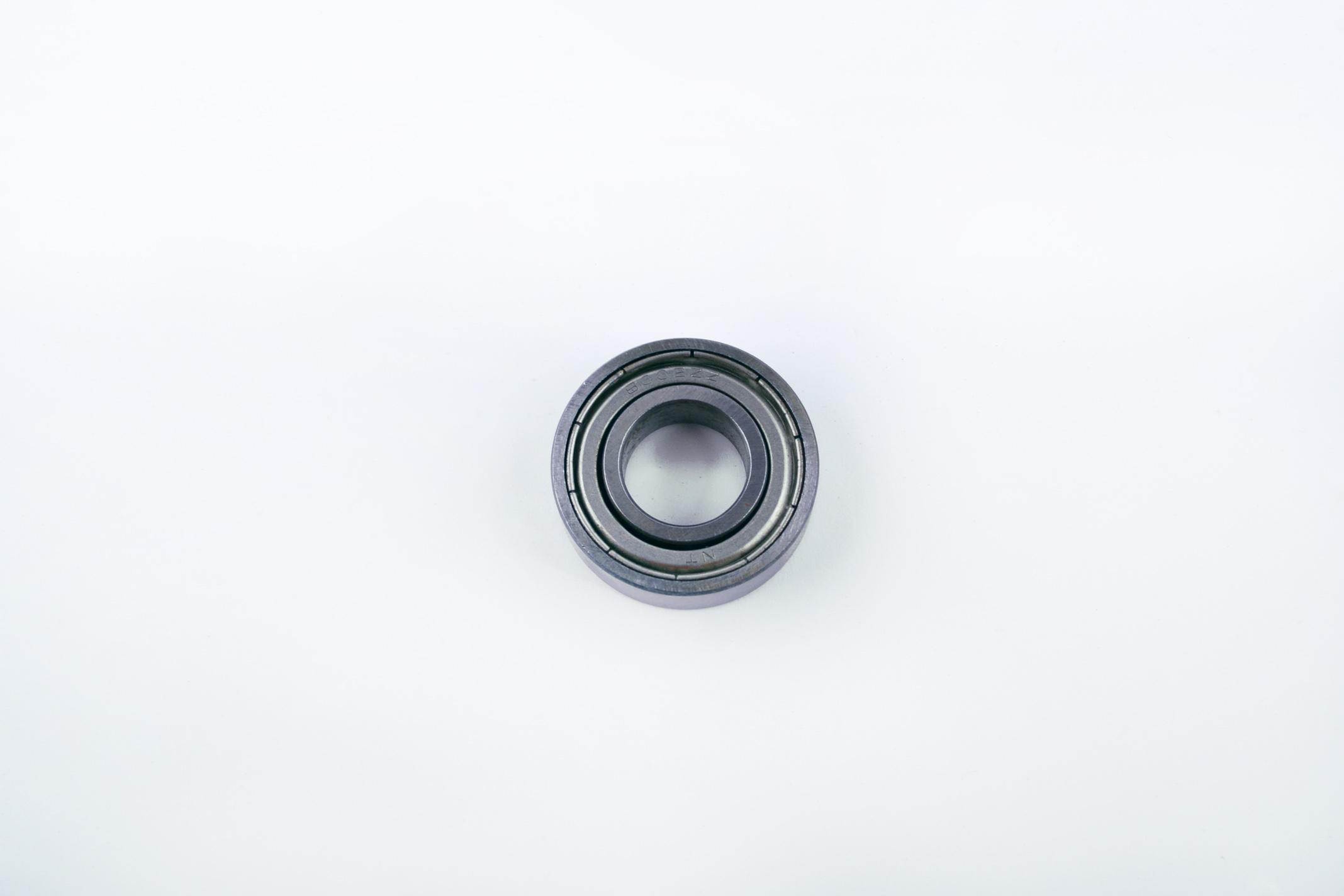 Подшипник коленвала б/п для St M 180/240 6002-ZZ 15*32*8 AZT