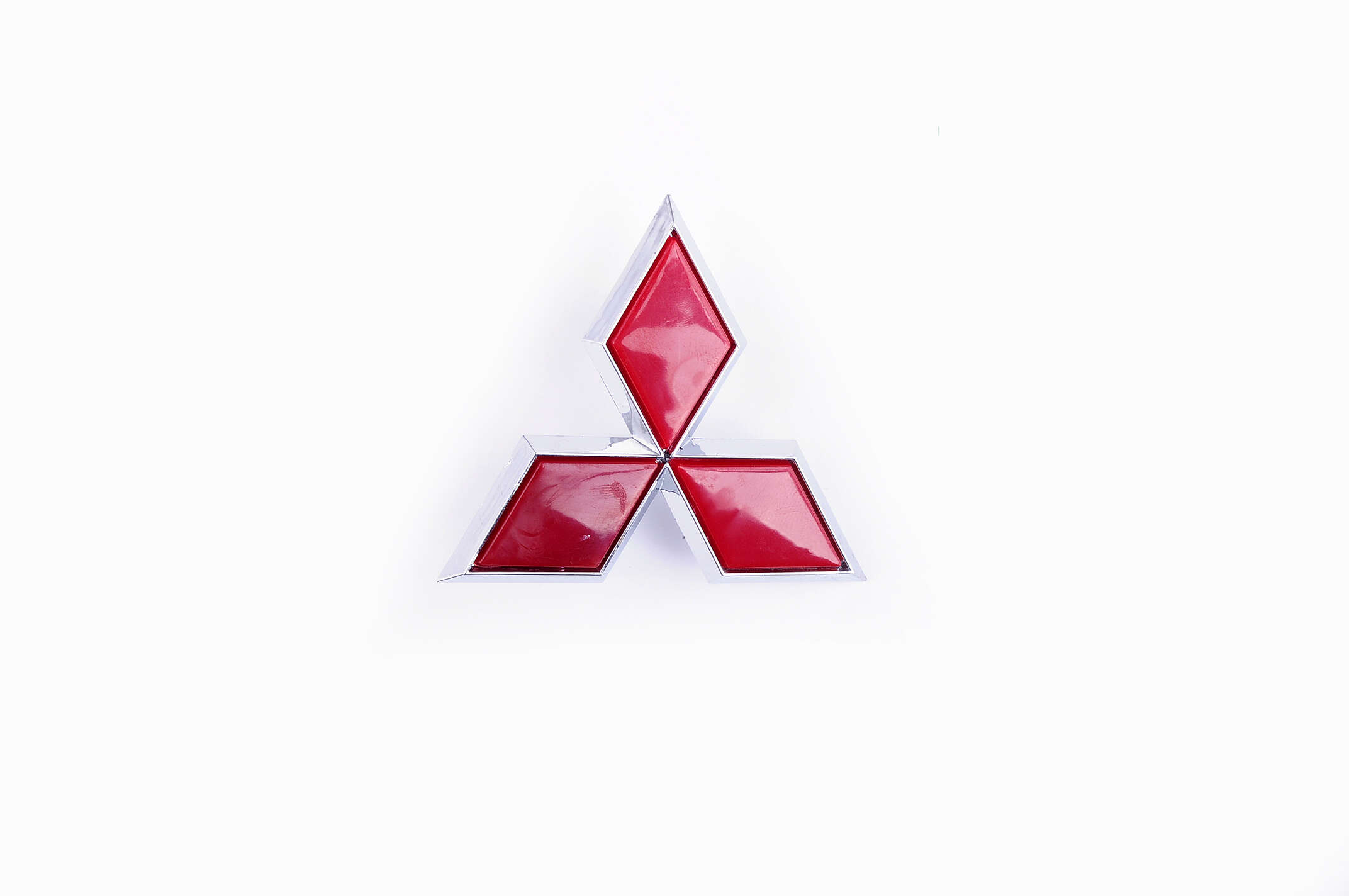 Наклейка шильдик MITSUBISHI (6x6см, пластик) (#4270)