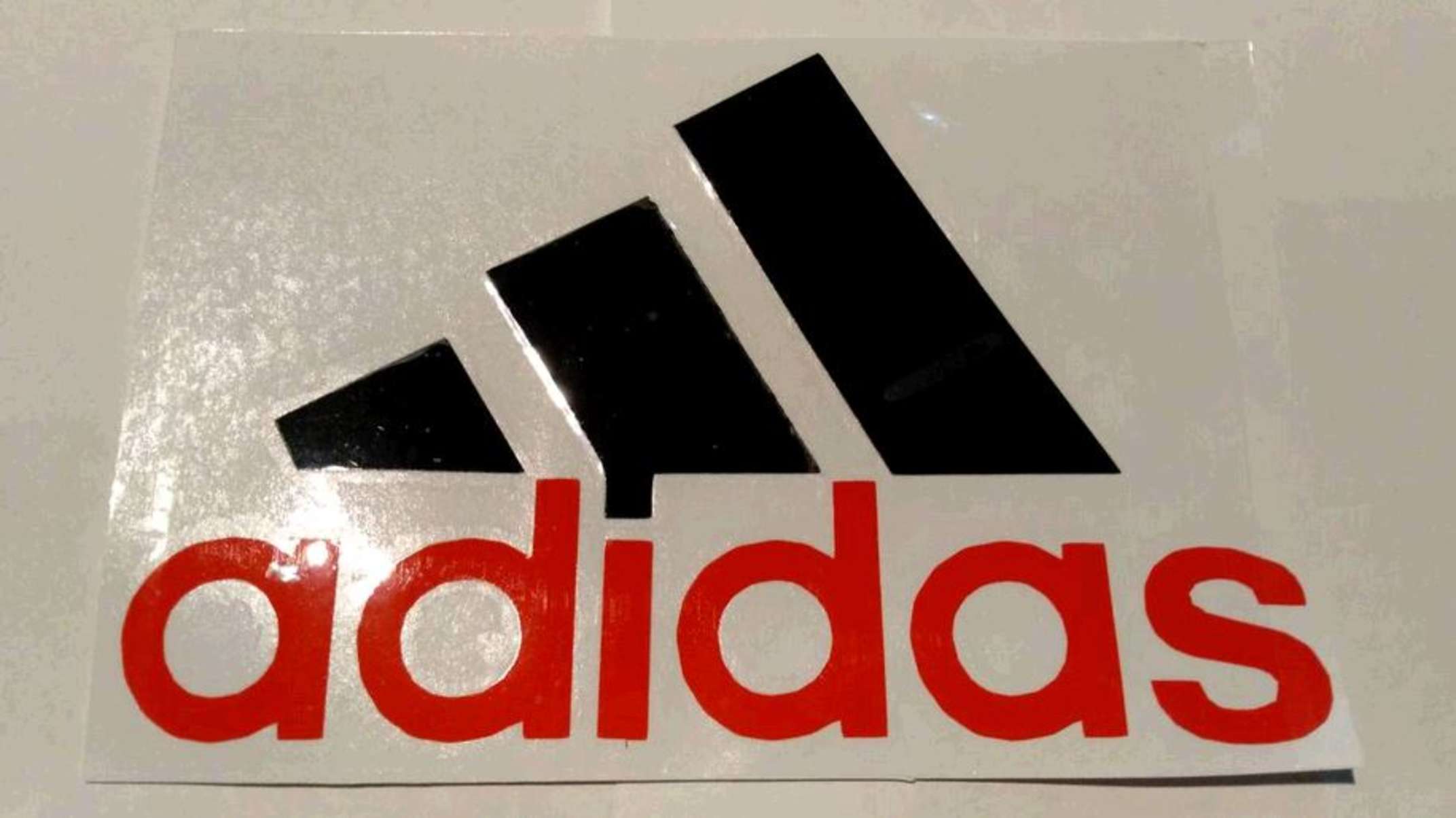 Наклейка логотип ADIDAS (14x9см, черно-красная) (#0009)