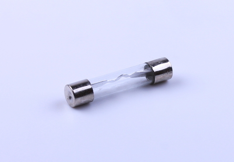 Предохранитель 15A Delta (цилиндрический стеклянный, 6х25mm) AMG