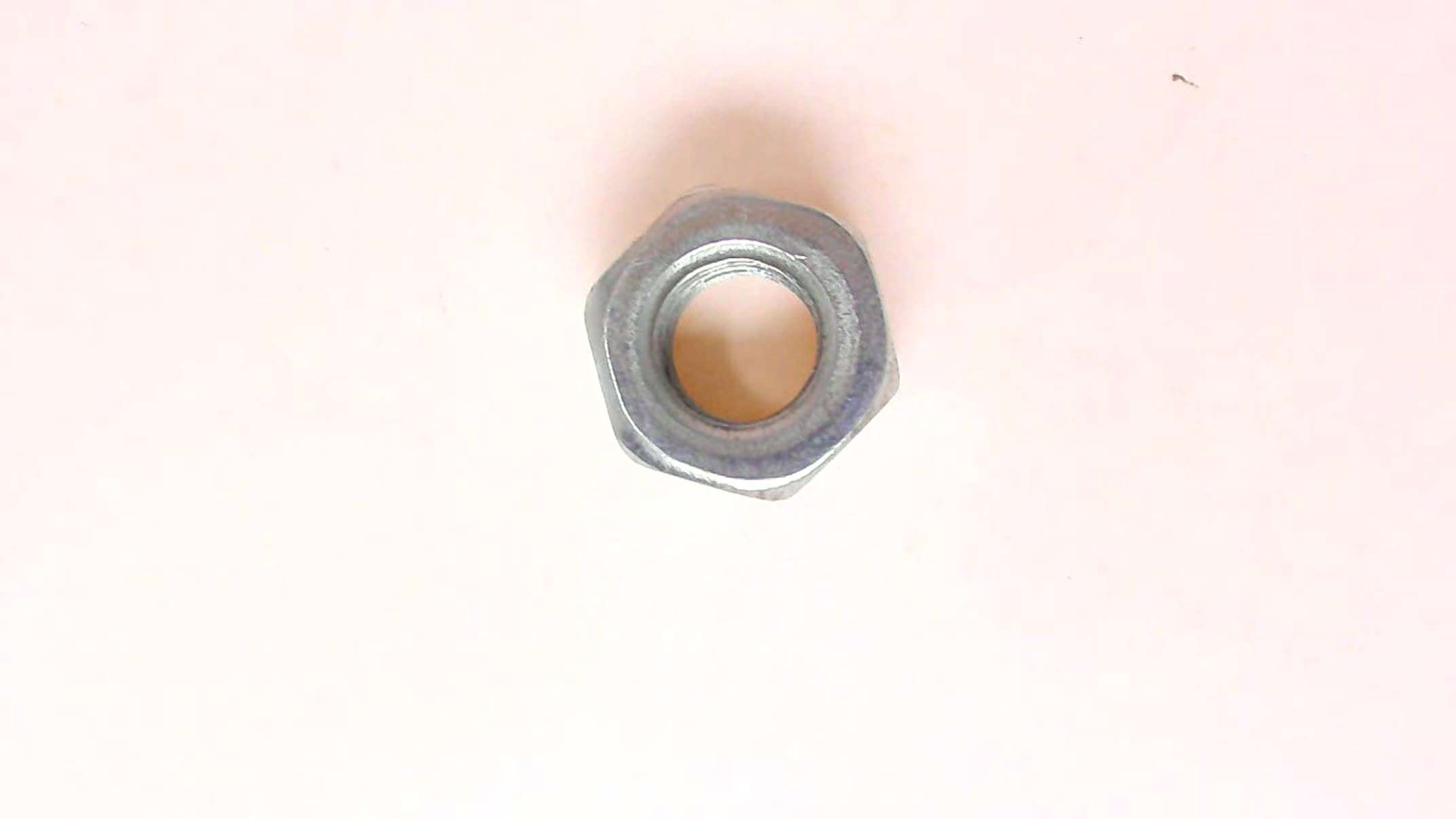 Гайка задней оси велосипеда УКРАИНА (наружный Ø-17mm, внутренний Ø-10mm) SVT
