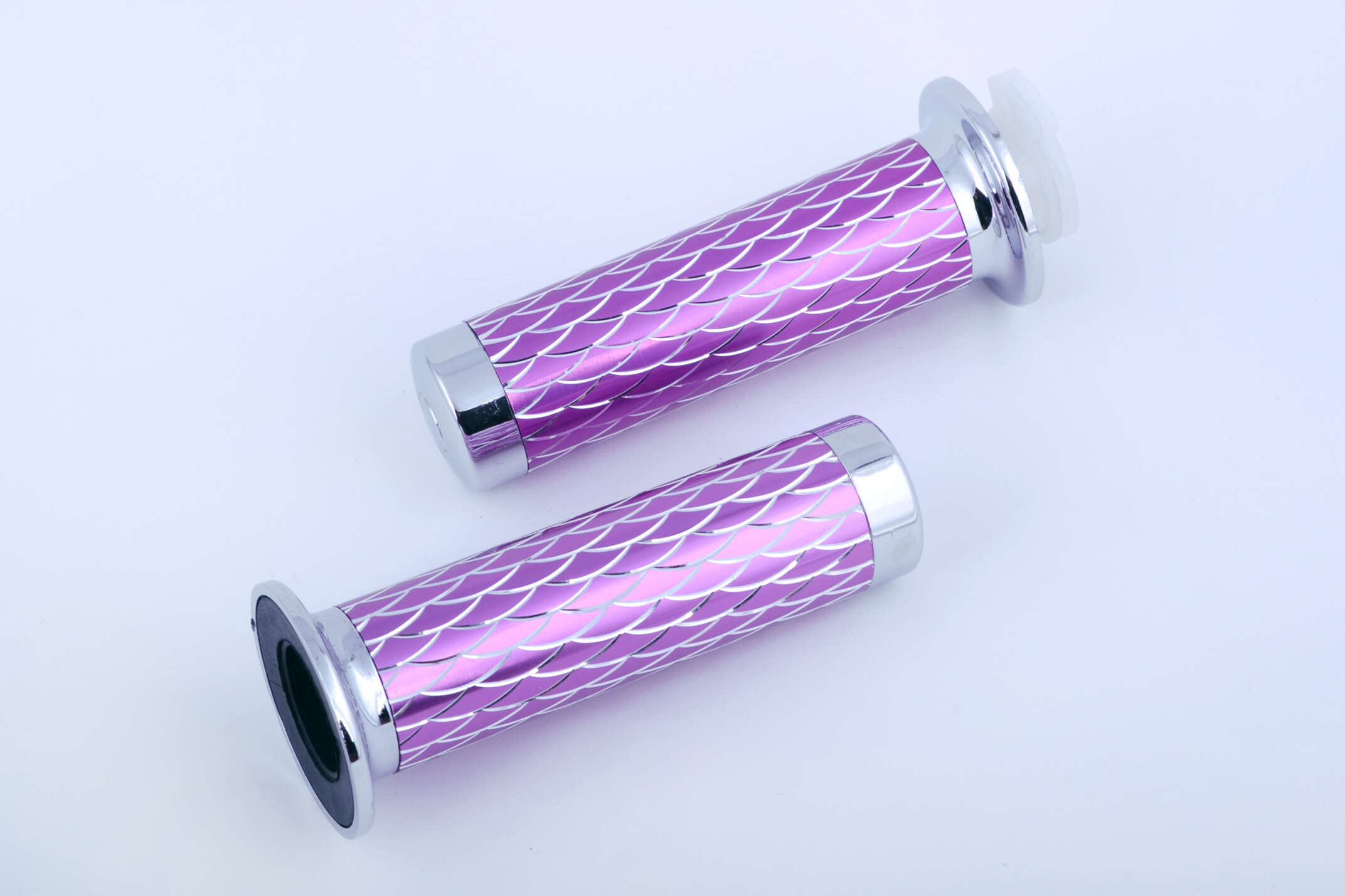 Ручки руля чешуя сиреневые (L-140mm, D-50mm) DVK