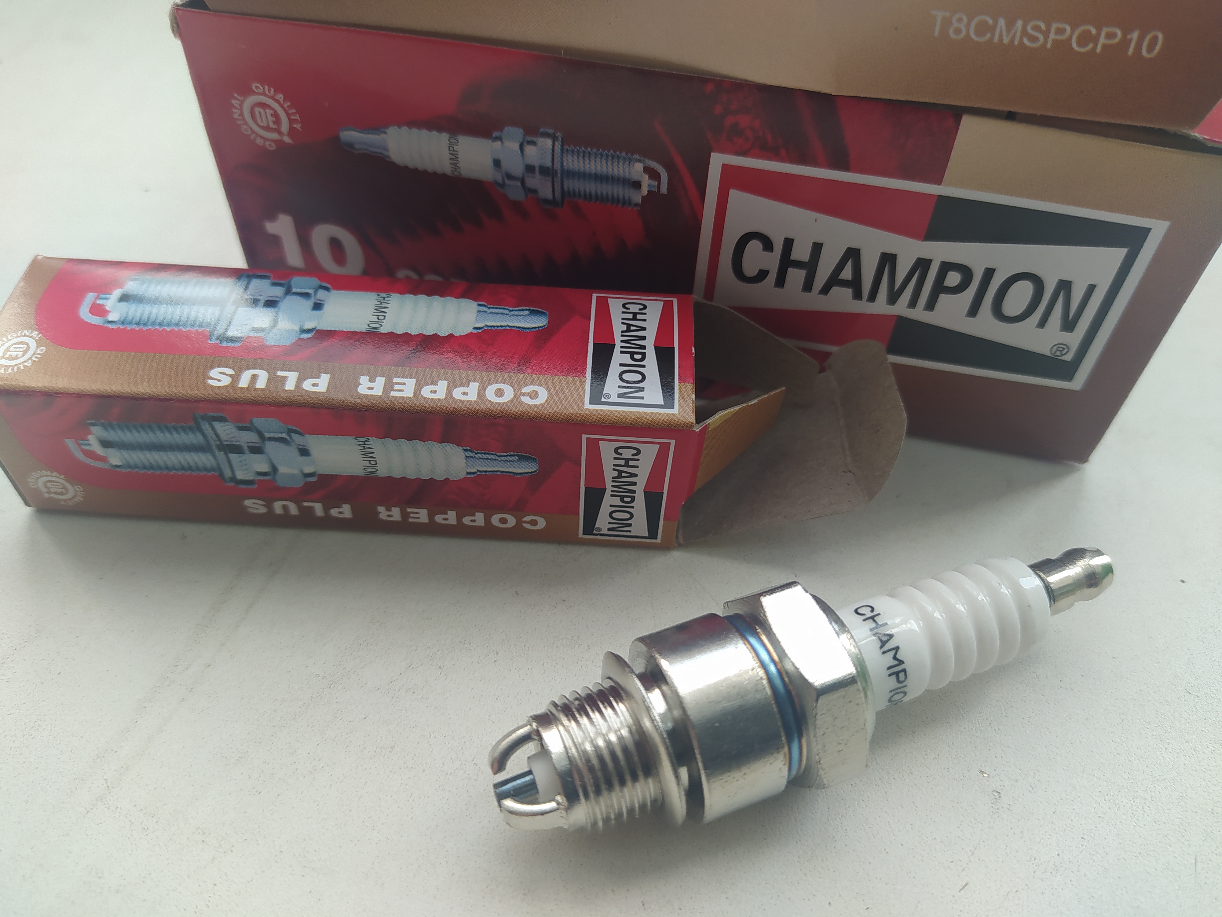 Свеча 3-х электродная E6TJC M14*1,25 12,7mm (2T 50-150cc) CHAMP
