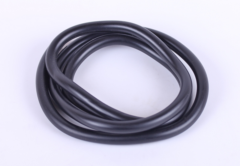 Шланг топливный Ø4mm, 1 метр (черный) (Premium) AMG