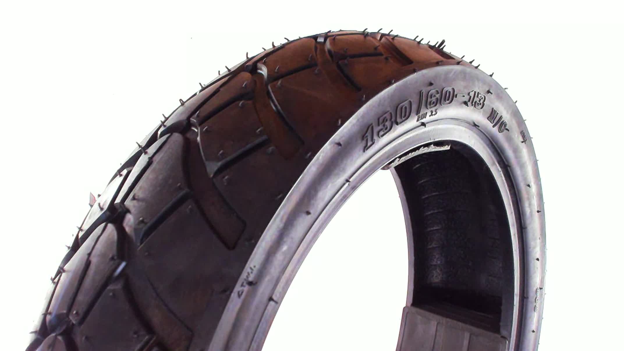 Мотошина 130/60 -13 TL (беcкамерная, шоссейная) YAT