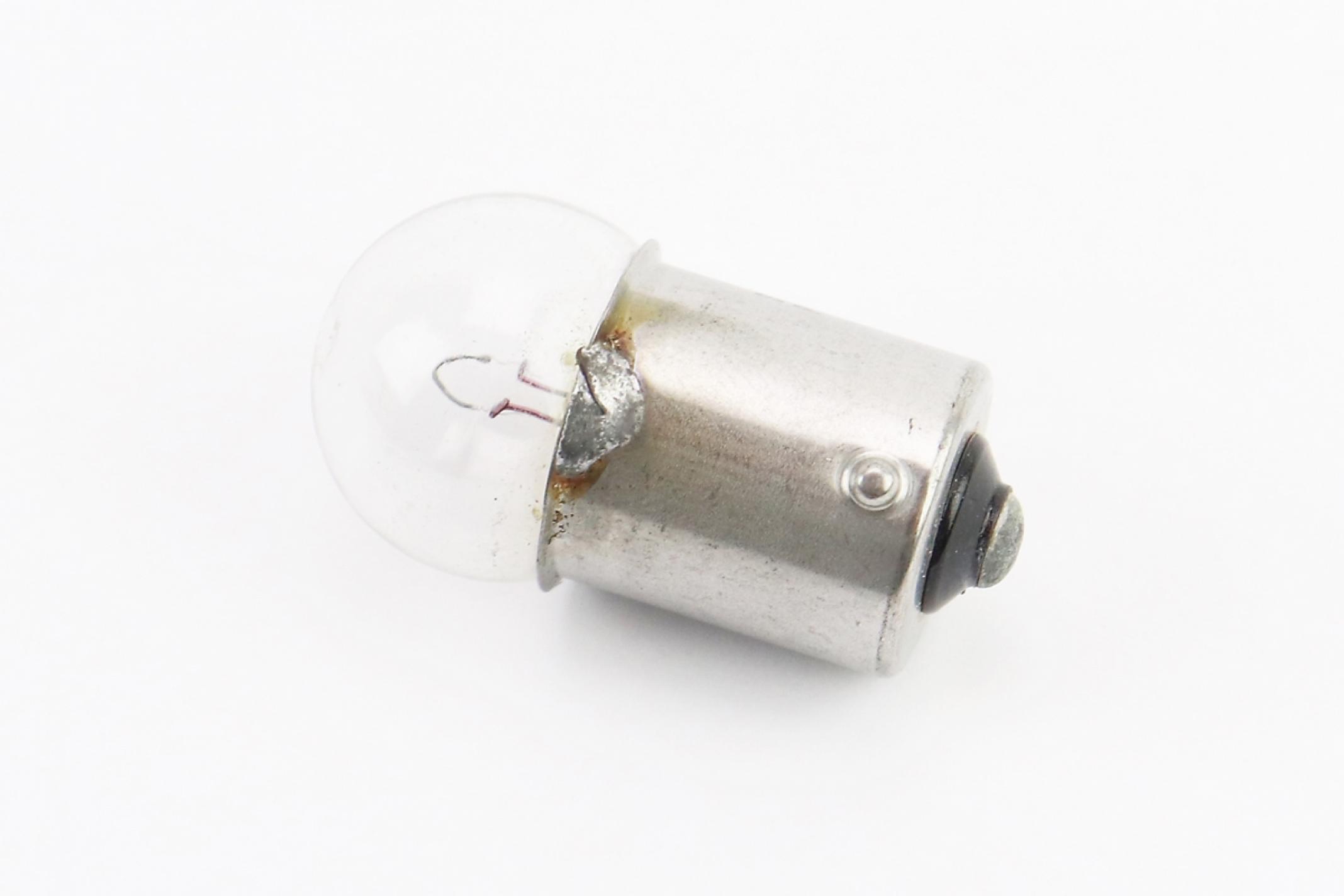Лампа G18 (поворот, габарит) 12V 5W (белая) KS-2
