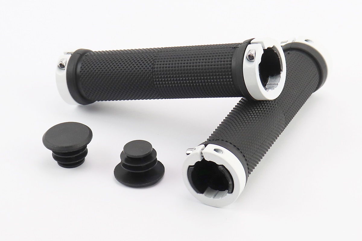 Ручки руля 130мм с зажимом Lock-On с двух сторон, чёрно-белые FL-426 KS