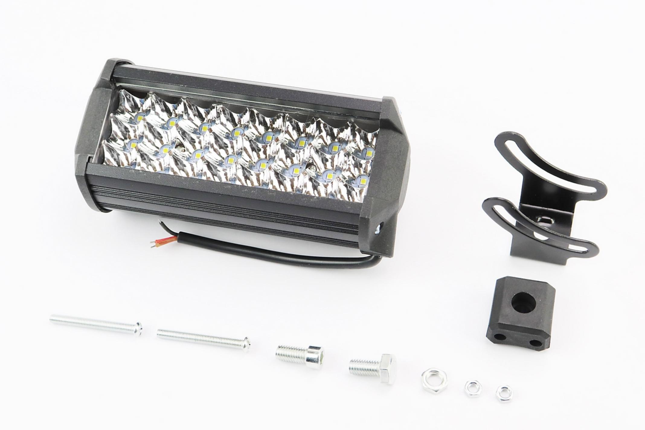 Фара дополнительная светодиодная влагозащитная 24 LED с креплением, прямоугольная 76*166мм со стробоскопом. KS