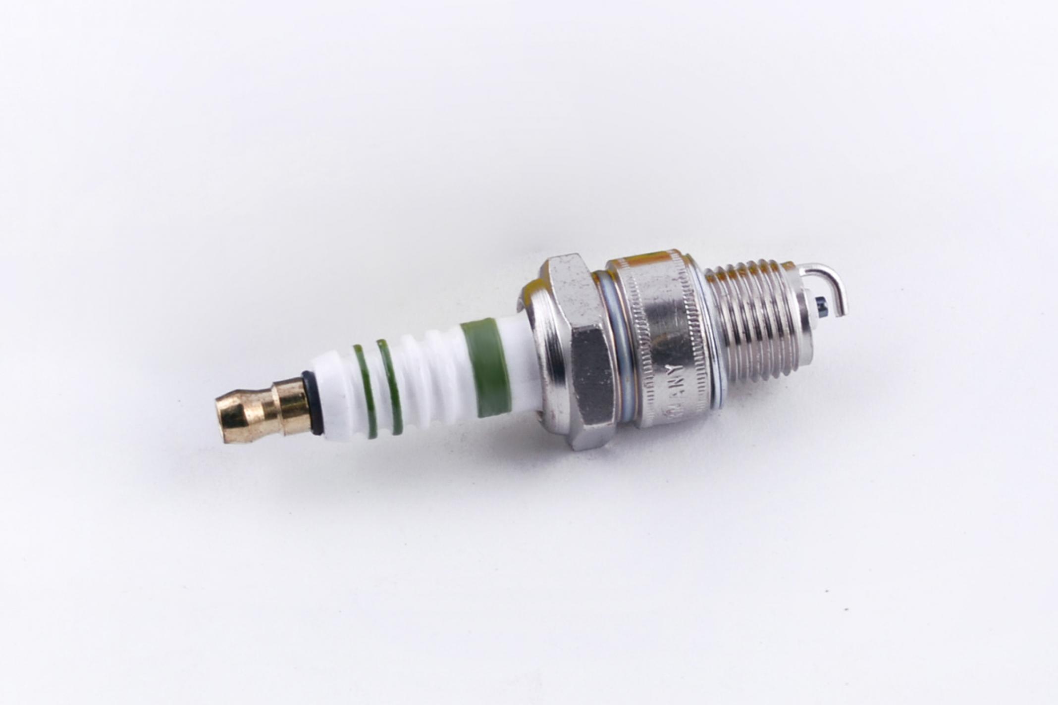 Свеча E6TC M14*1,25 12,7mm 2T скутеры 50-125сс VV-4
