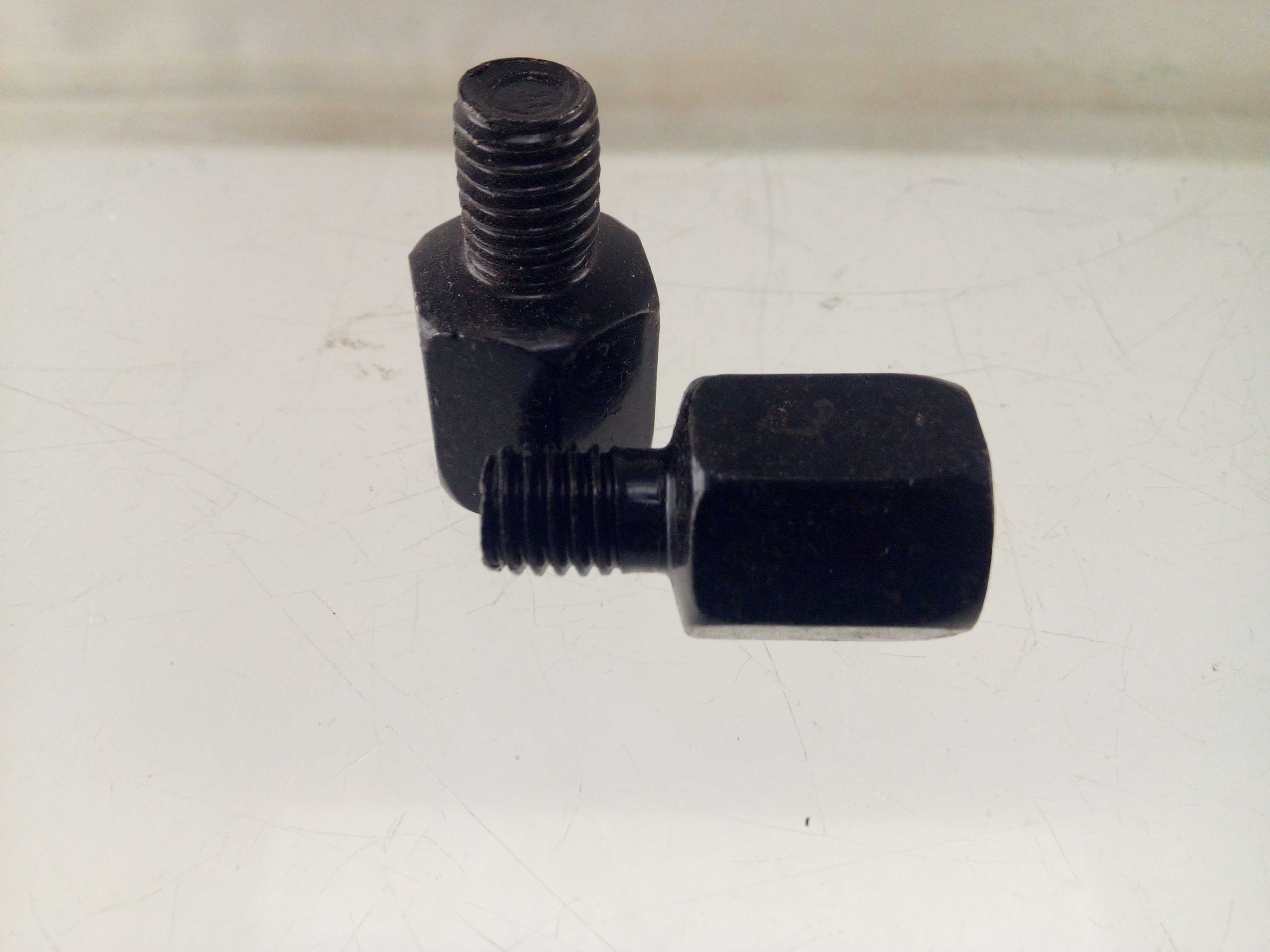 Переходники (пара) на зеркала (наружн. 8mm, внутр. 10mm) VDK