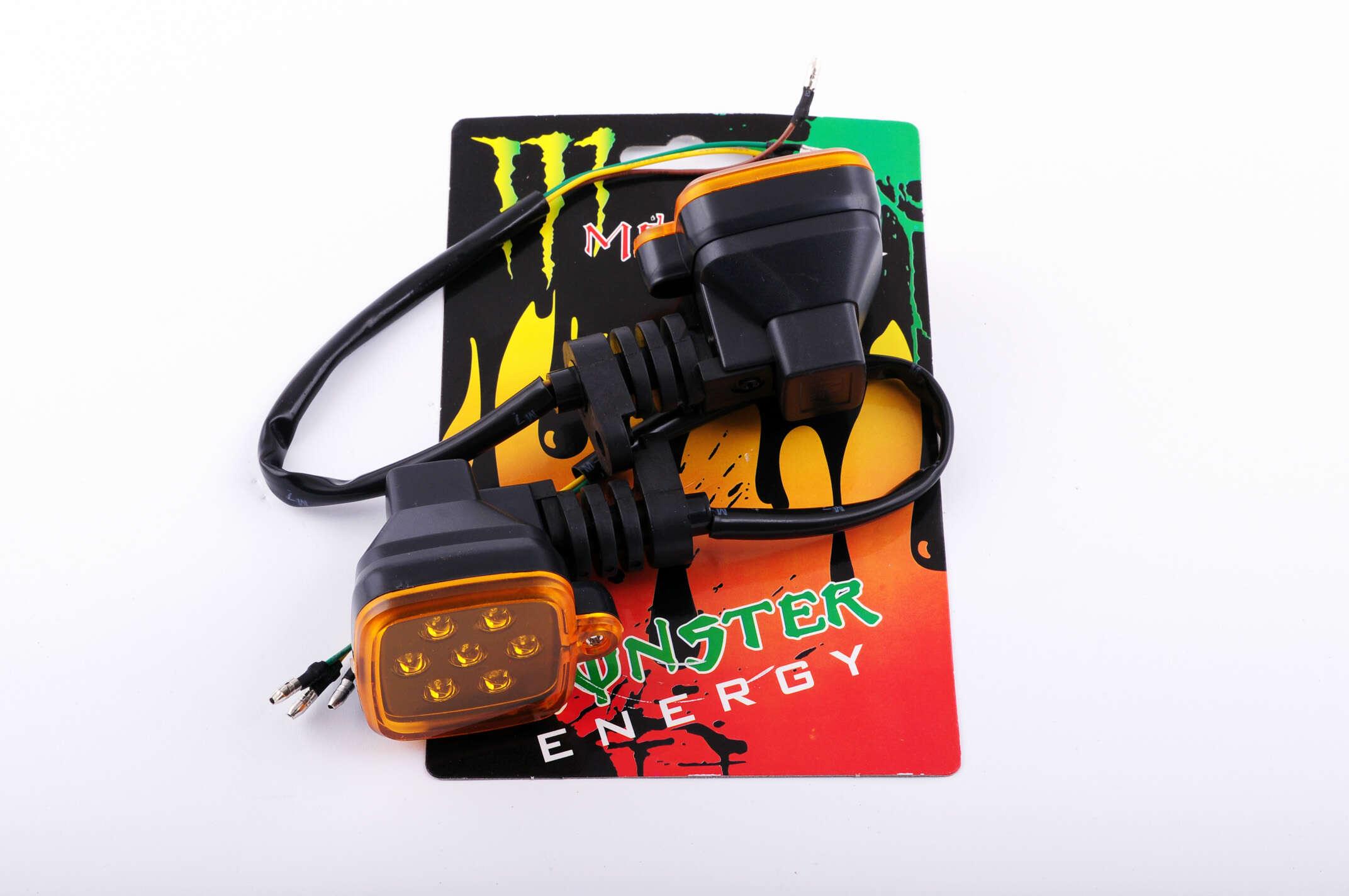 Повороты диодные мини (пара) квадратные (черные, желтое стекло, 7 диодов) XJB