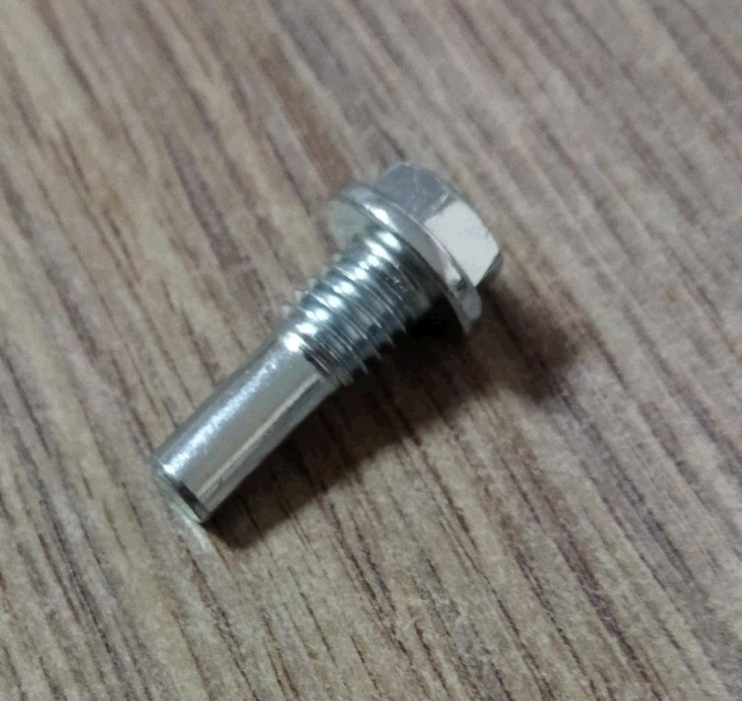 Болт кріплення важеля натягувача ланцюга Delta 70 (d-8mm, L-25mm) MOZBA