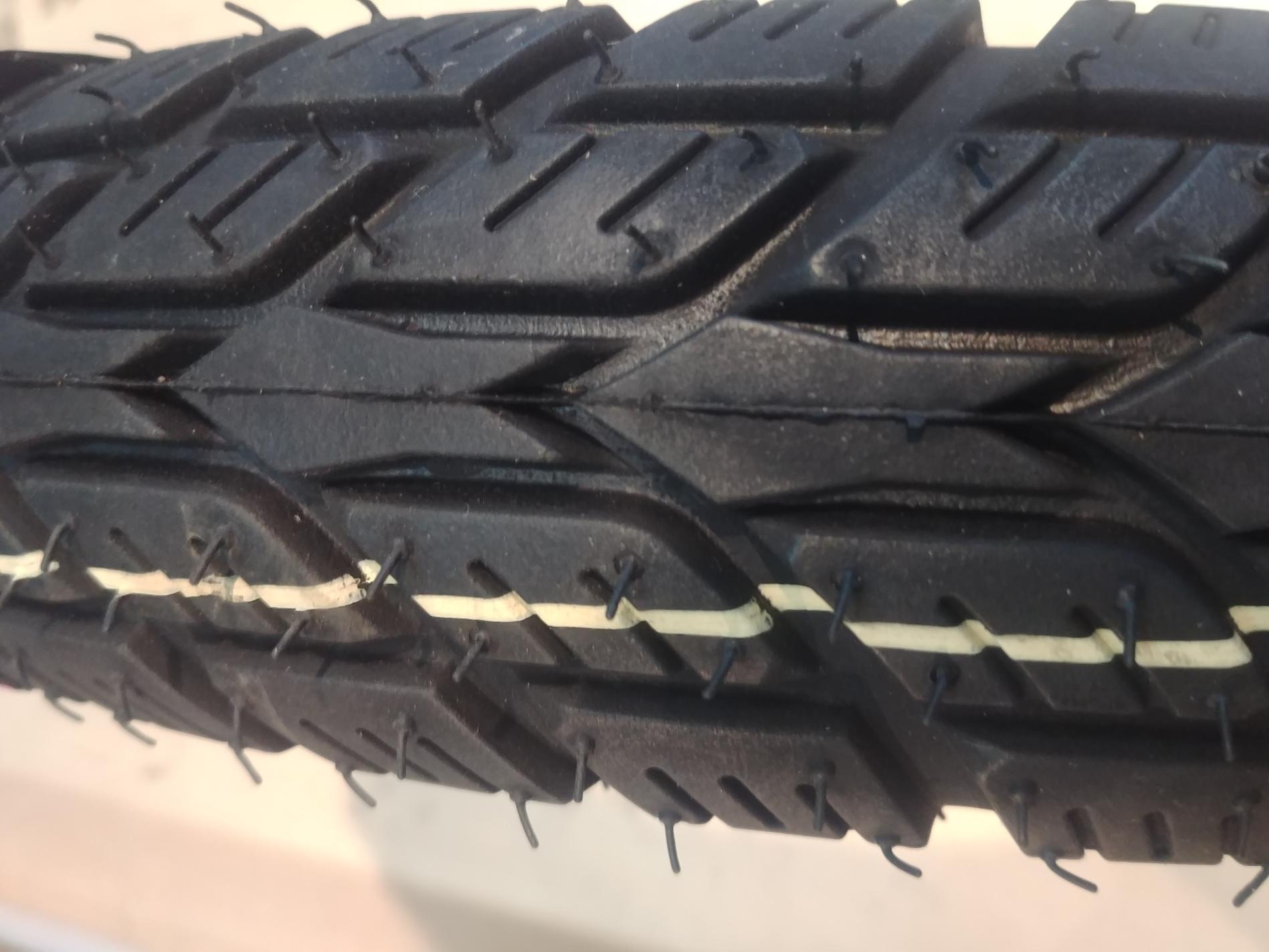 Мотошина 3,00 -10 TL (беcкамерная, шоссейная) (#YAT)