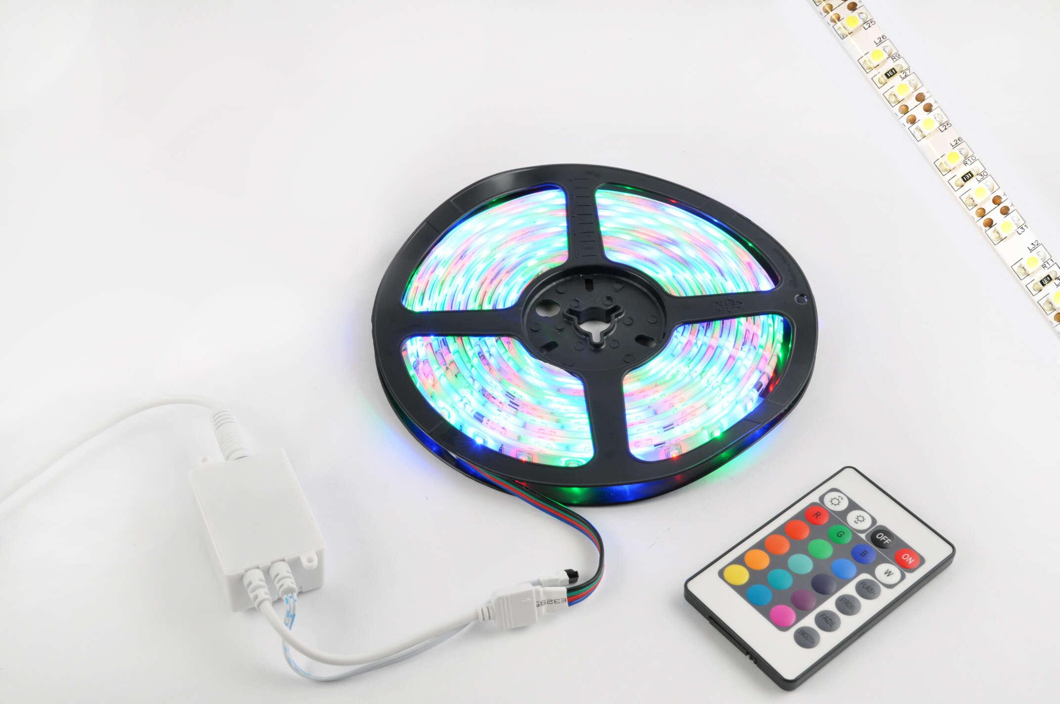 Лента светодиодная SMD 3528 (RGB, влагостойкая, 60 крист/1м, бухта 5м) (+ RGB-контроллер)