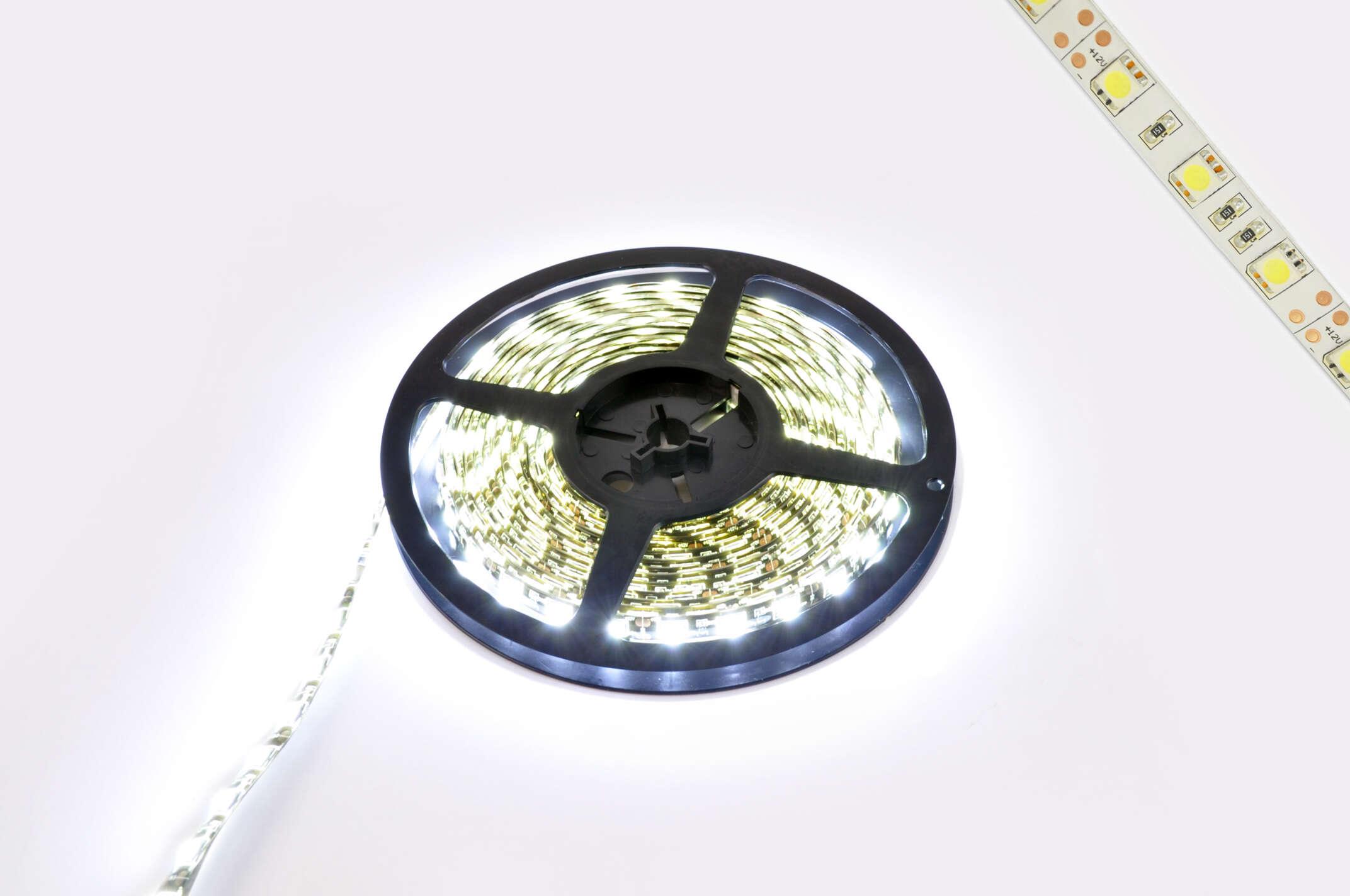 Лента светодиодная SMD 5050 (белая, влагостойкая, 30 крист/1м, бухта 5м)
