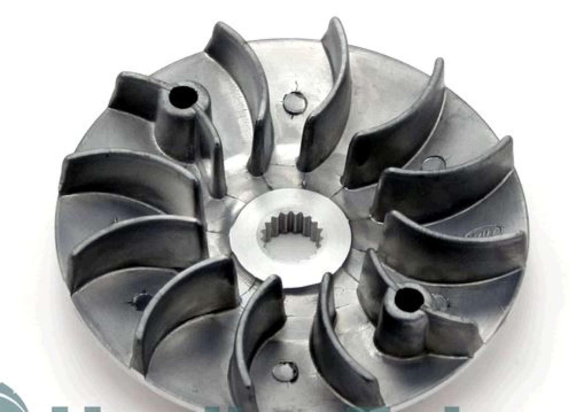 Крыльчатка неподвижной щеки вариатора 4T GY6 125/150 AMG