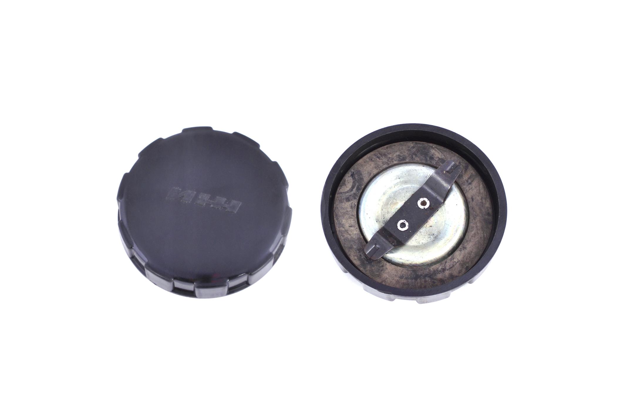 Крышка бака топливного ИЖ (черная) VDK